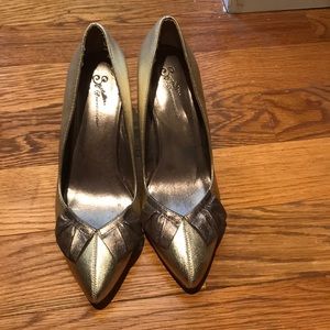 EUC Seychelles Gold Wedges